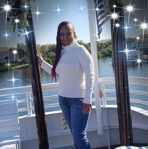 Meet your Posher, Awanda